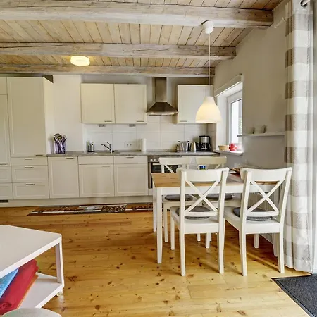 Hébergement de vacances Fewo1846 - Rotes Haus - Idyllisch Gelegenes Haus Mit 2 Schlafzimmern Und Grossem Grundstueck Husby (Schleswig-Flensburg)