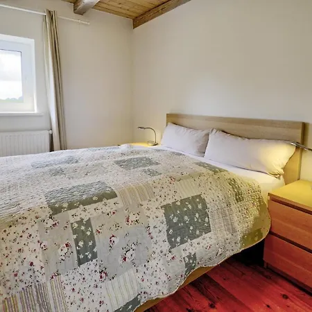 Fewo1846 - Rotes Haus - Idyllisch Gelegenes Haus Mit 2 Schlafzimmern Und Grossem Grundstueck Hébergement de vacances