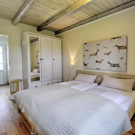 Hébergement de vacances Fewo1846 - Rotes Haus - Idyllisch Gelegenes Haus Mit 2 Schlafzimmern Und Grossem Grundstueck *