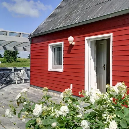 Hébergement de vacances Fewo1846 - Rotes Haus - Idyllisch Gelegenes Haus Mit 2 Schlafzimmern Und Grossem Grundstueck